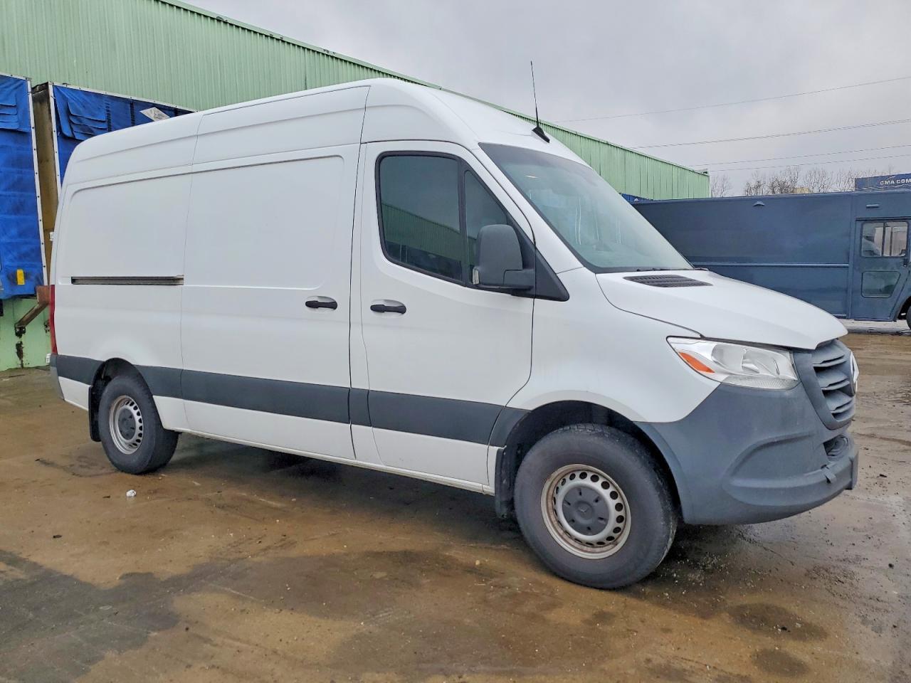 2022 Mercedes Benz Sprinter 1500 Van Standard Roof - Image 4