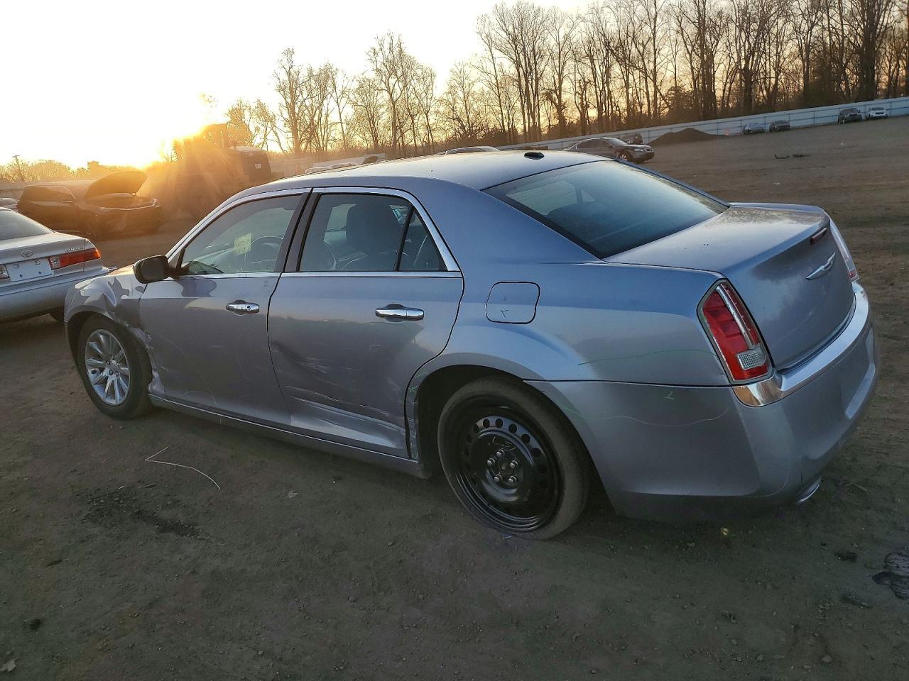2014 Chrysler 300C - Фото 2