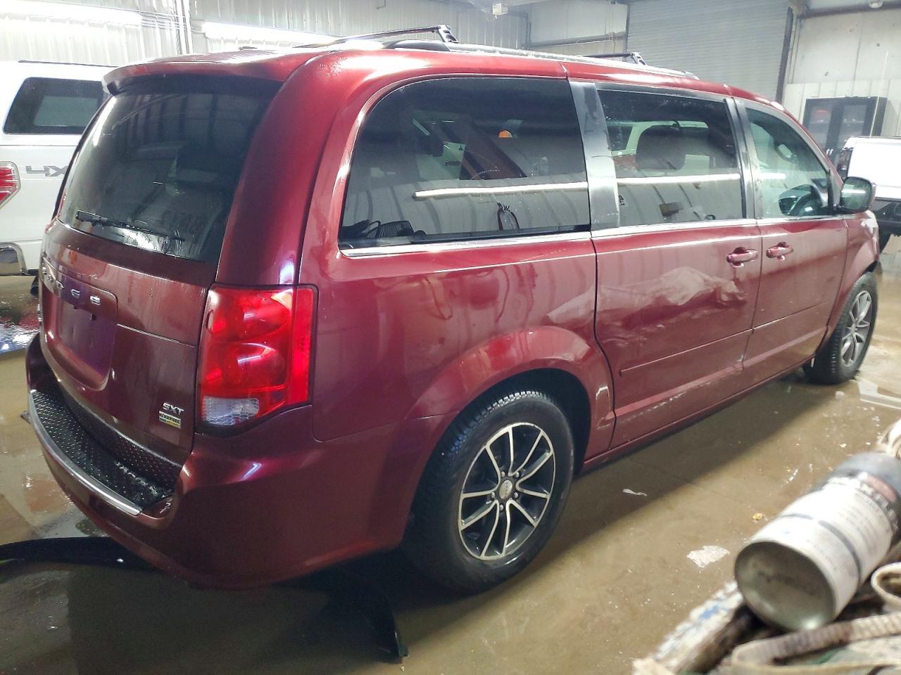 2017 Dodge Grand Caravan Sxt - Image 3