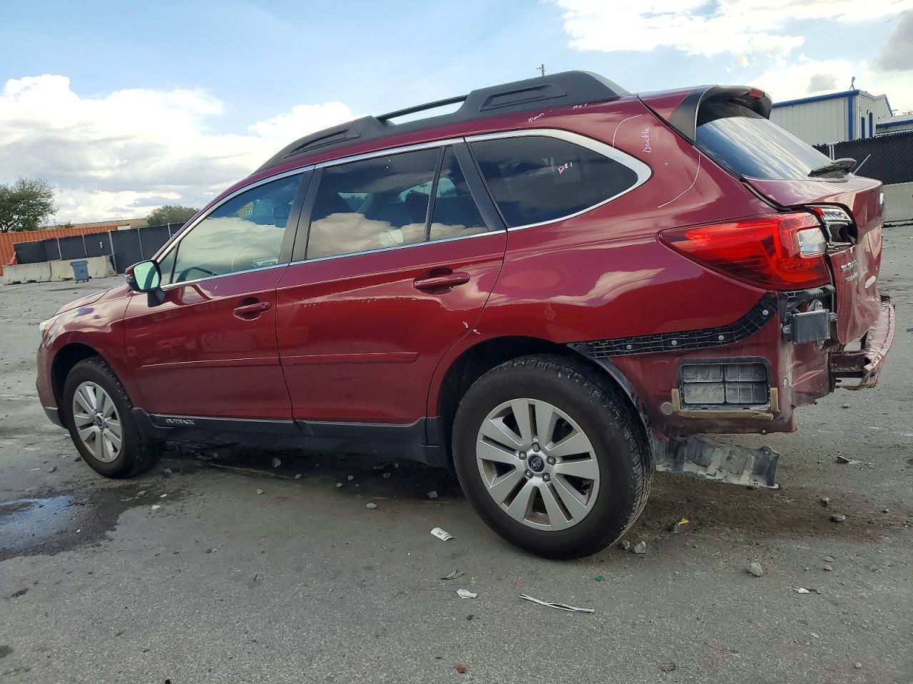 2015 Subaru Outback 2.5I Premium - Image 2