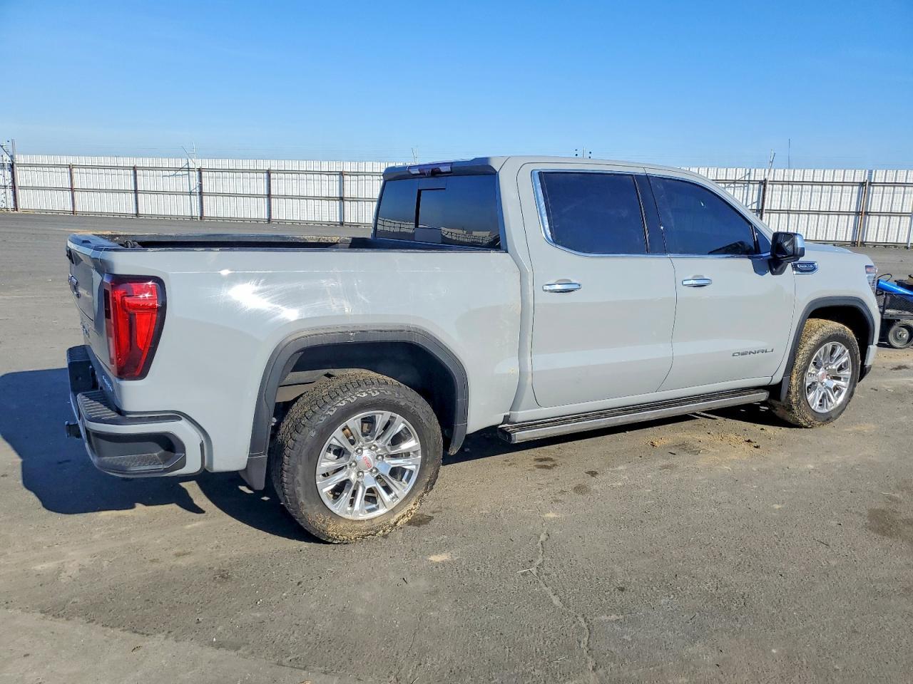 2024 GMC Sierra K1500 Denali - Фото 3