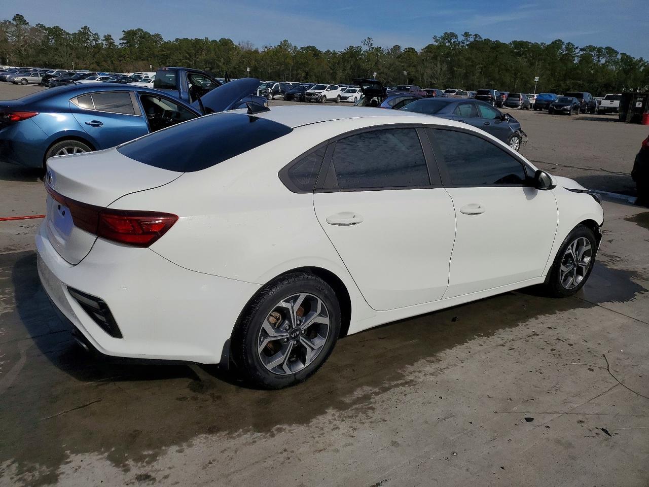 2019 Kia Forte Lxs - Фото 3