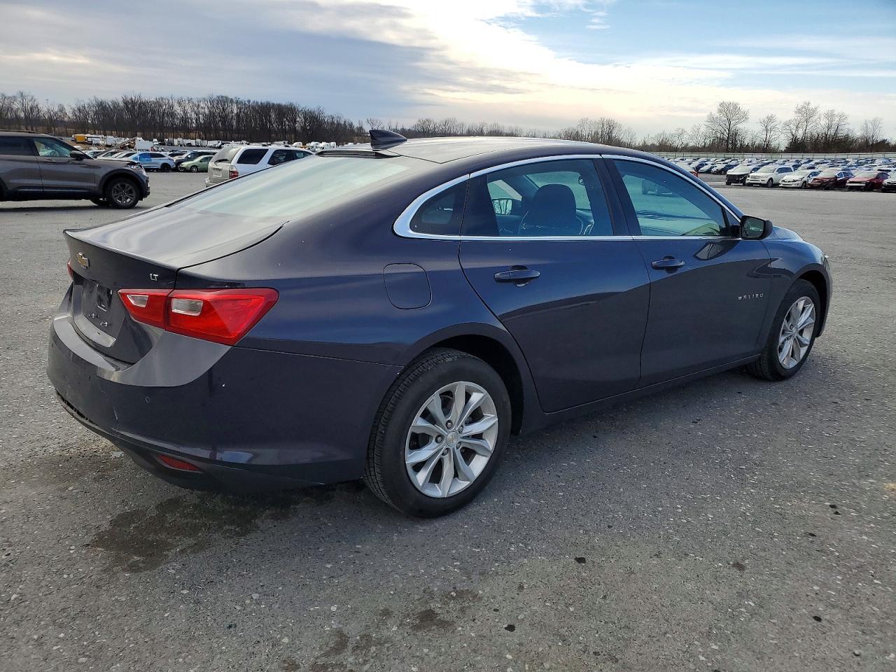 2025 Chevrolet Malibu Lt - Фото 3