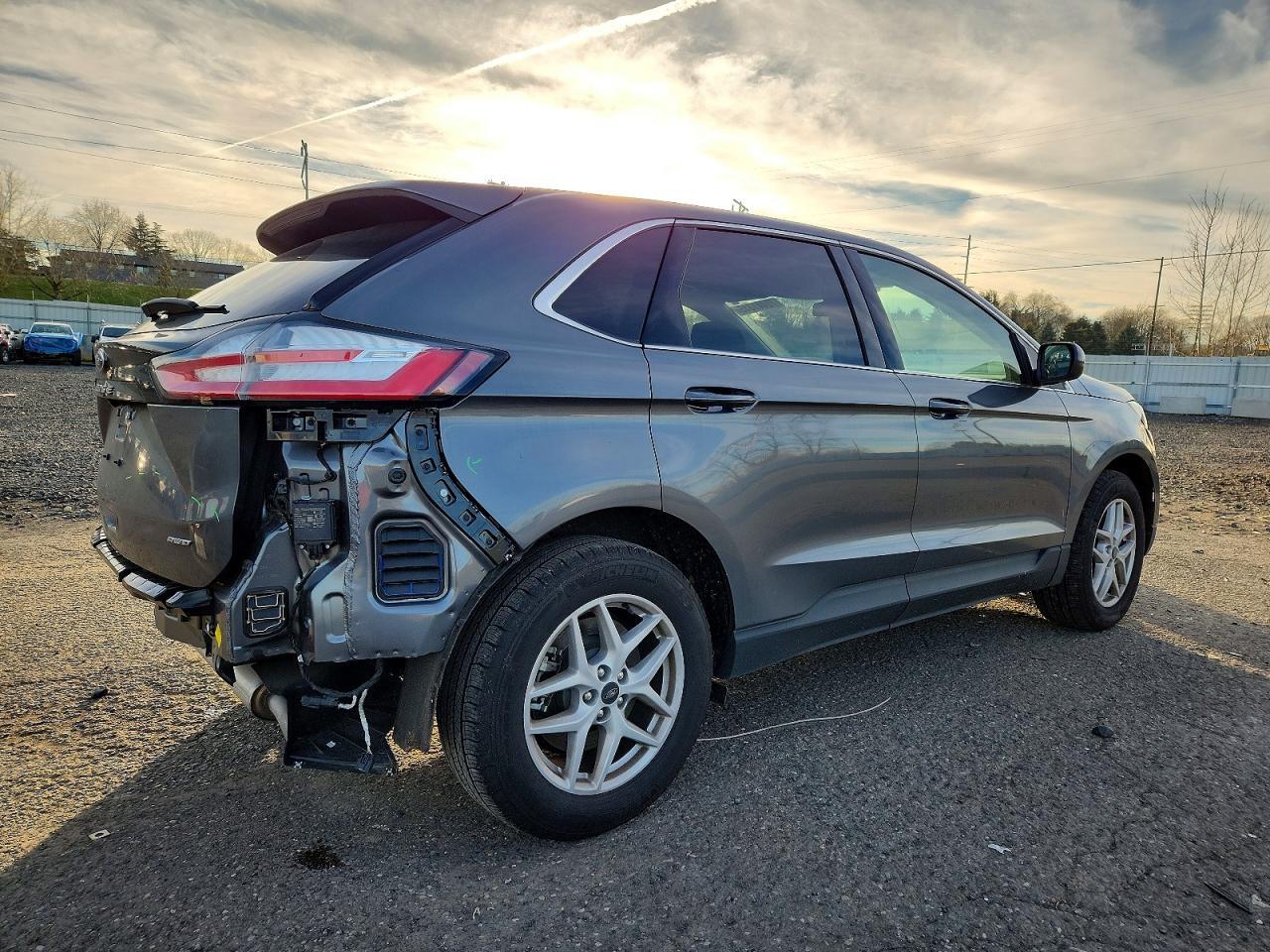 2024 Ford Edge Sel - Image 3