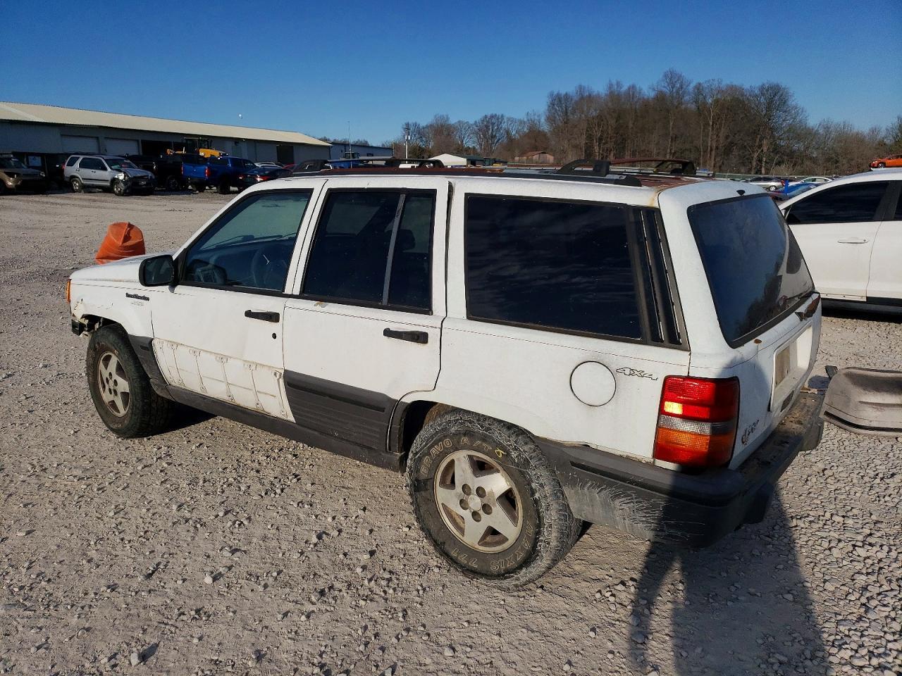 1995 Jeep Grand Cherokee Laredo - Image 2