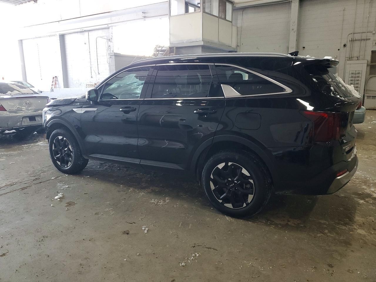 2025 Kia Sorento S - Фото 2