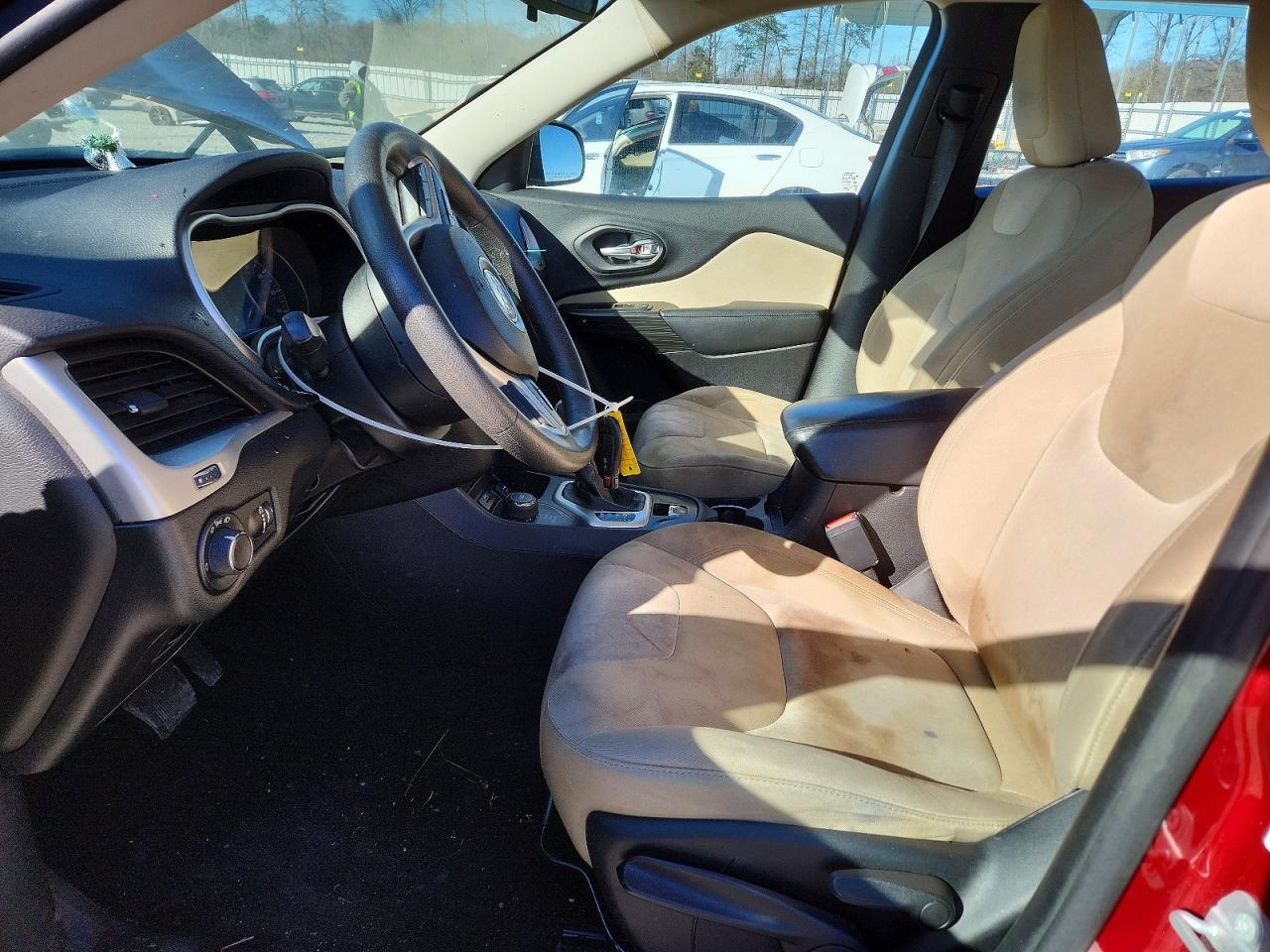 2015 Jeep Cherokee Sport - Image 7