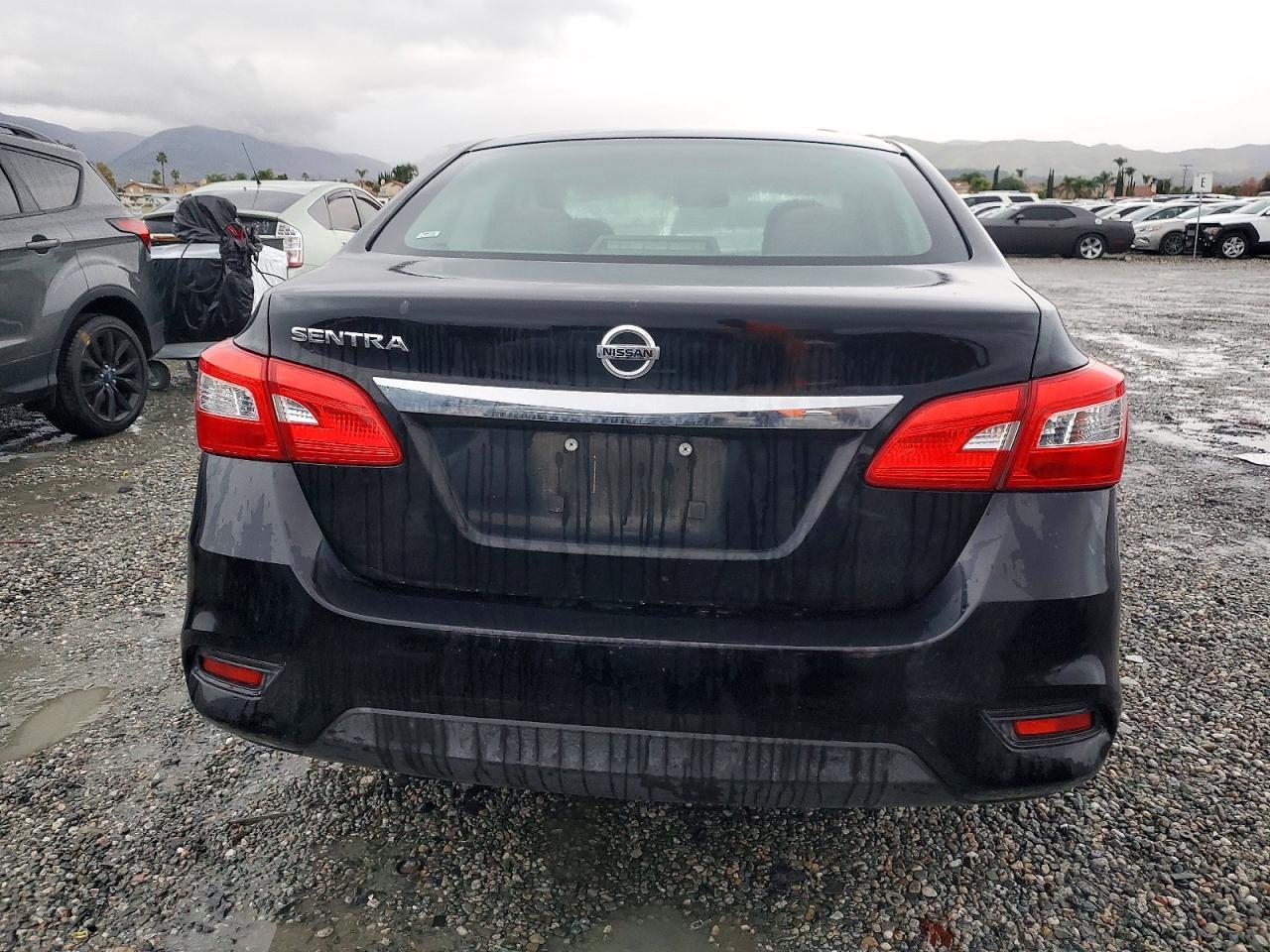 2016 Nissan Sentra S - Image 6