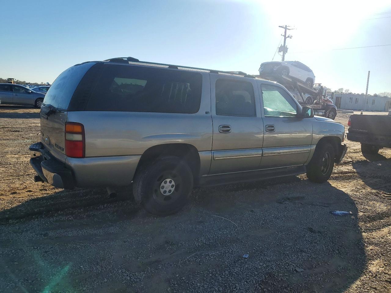 2003 Chevrolet Suburban - Image 3