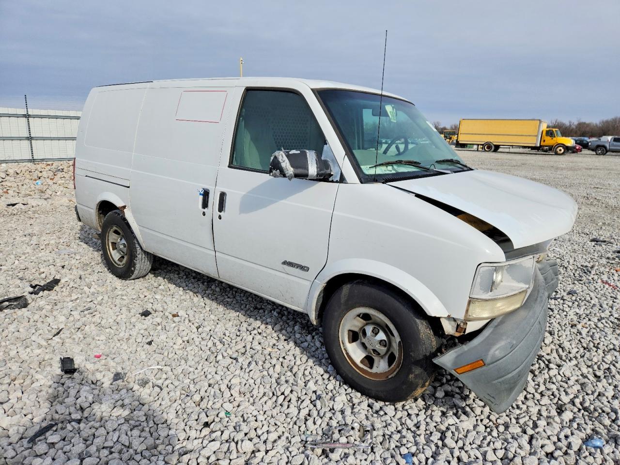 2001 Chevrolet Astro - Фото 4