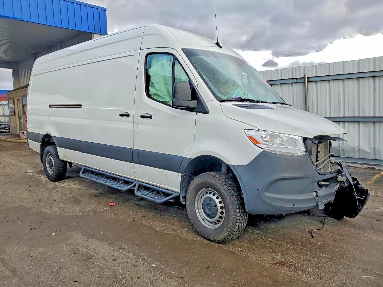 2022 Mercedes-Benz Sprinter 2500 Delivery Van - Image 4