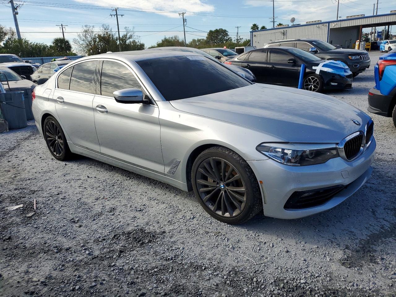 2017 BMW 530 Xi - Фото 4