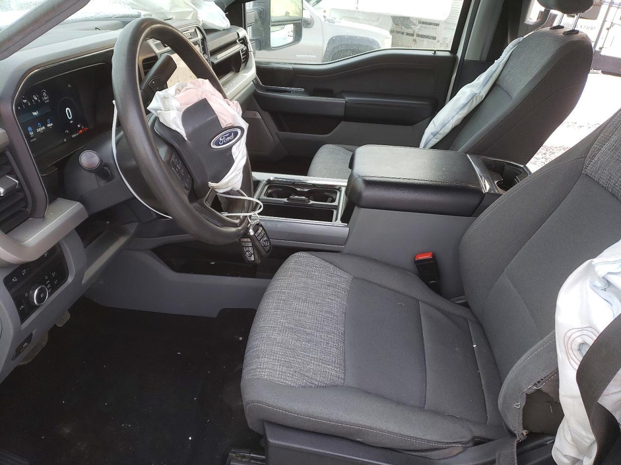 2024 Ford F250 Super Duty - Фото 7