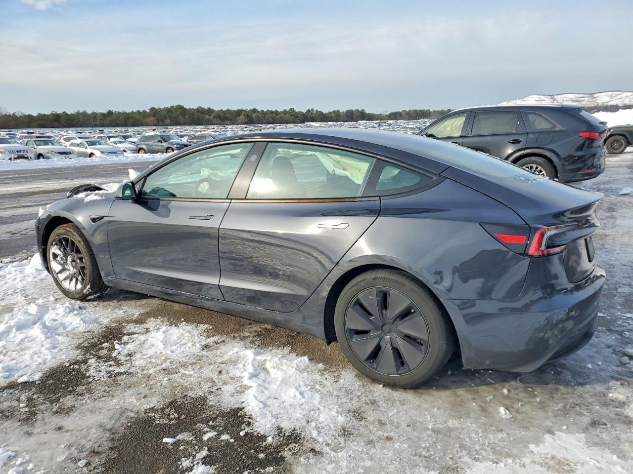 2024 Tesla Model 3 - Фото 2