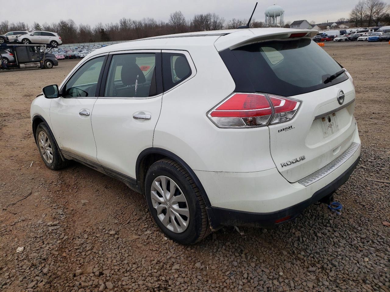 2015 Nissan Rogue S - Image 2