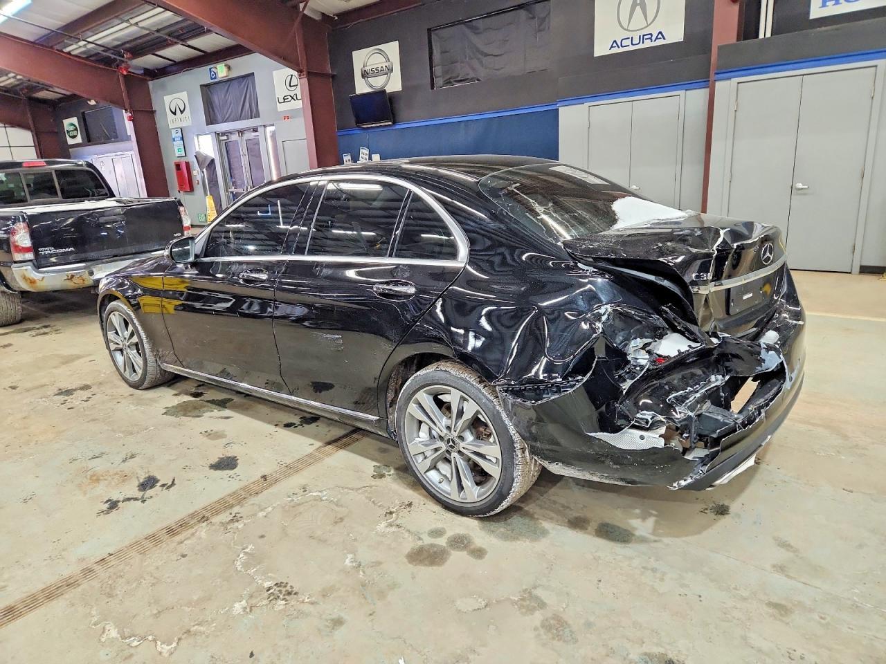 2018 Mercedes-Benz C 300 4Matic - Фото 2