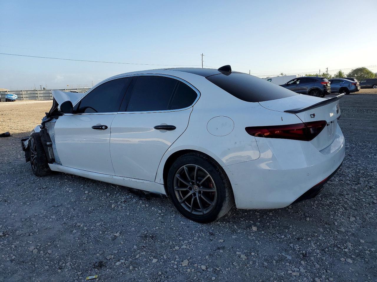 2018 Alfa Romeo Giulia Q4 - Фото 2