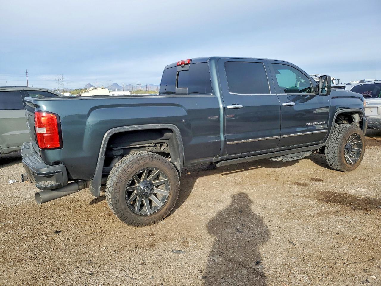 2017 GMC Sierra K2500 Denali - Фото 3