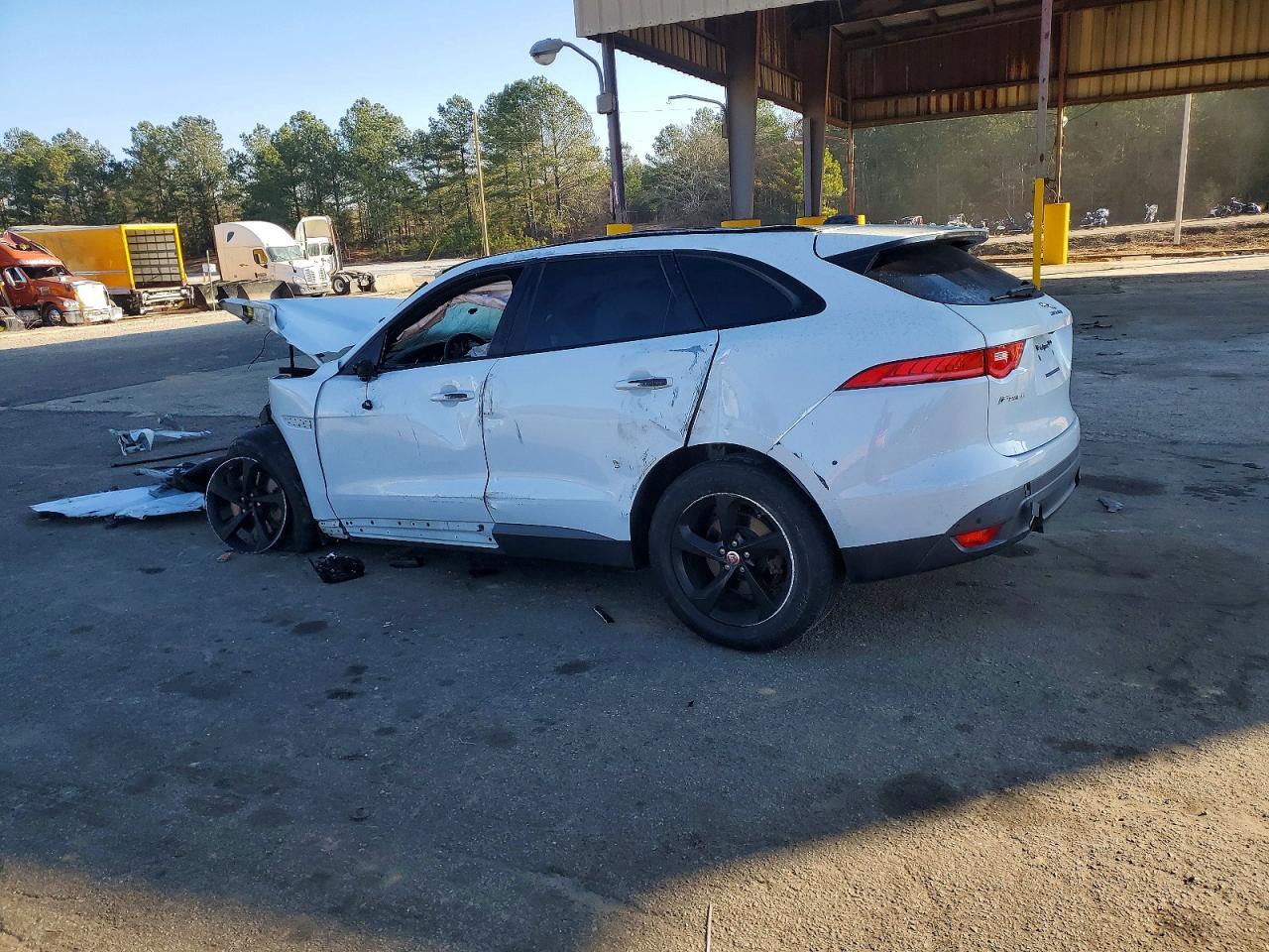 2017 Jaguar F-Pace Premium - Image 2