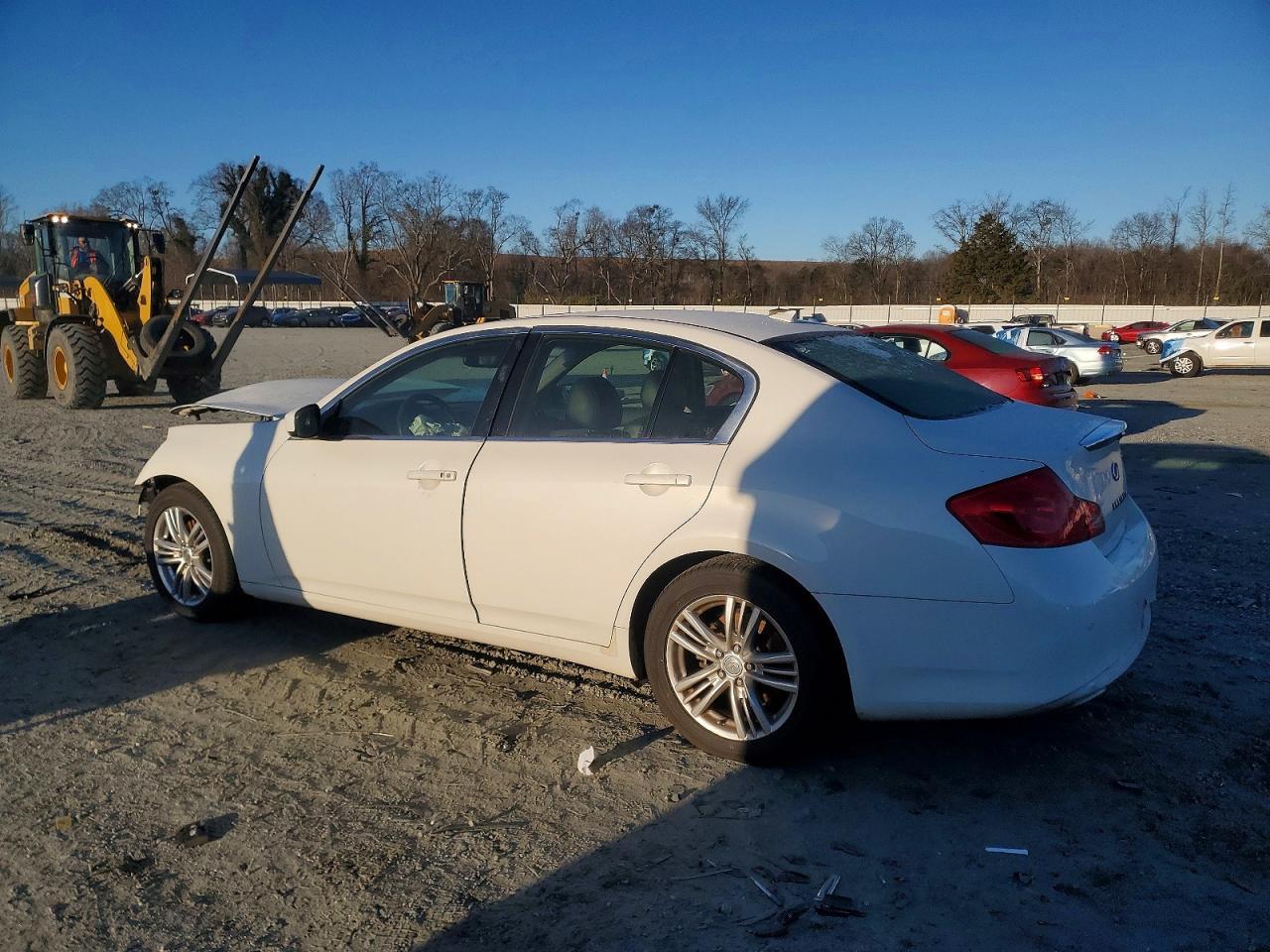 2011 Infiniti G37 Base - Фото 2
