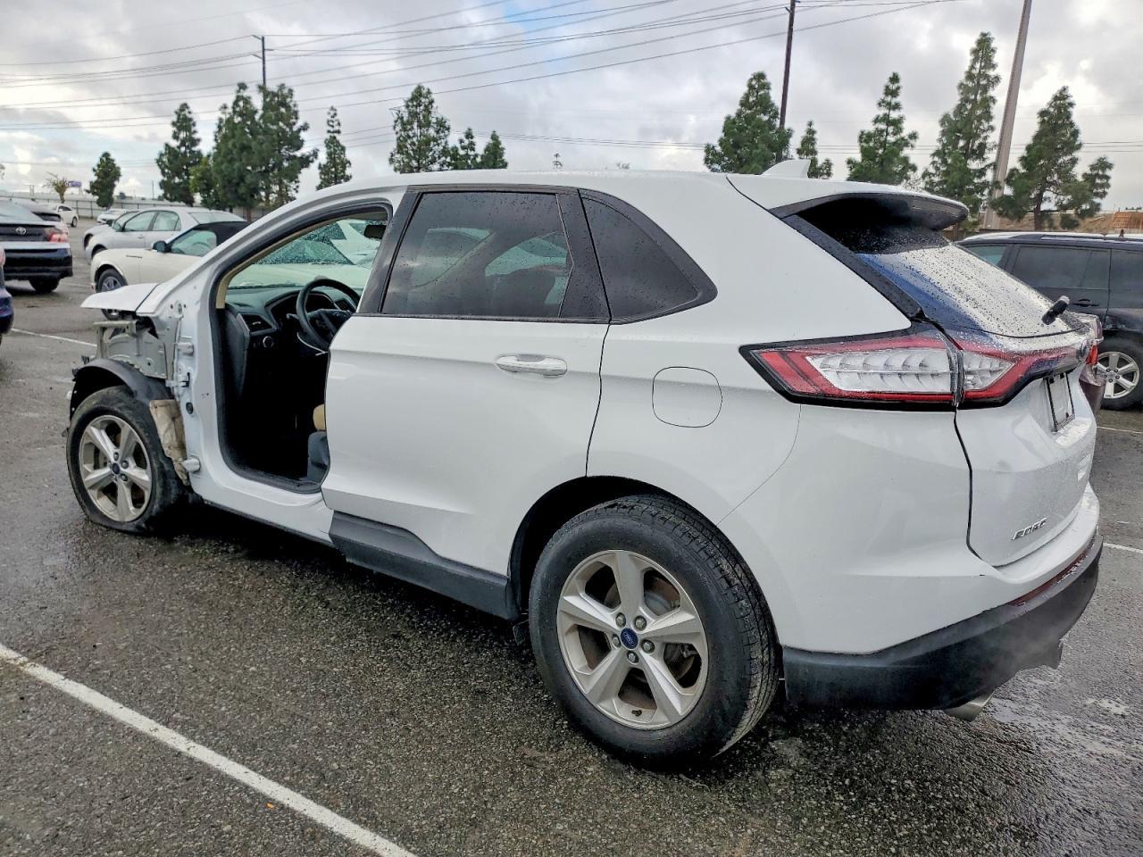 2015 Ford Edge Se - Image 2