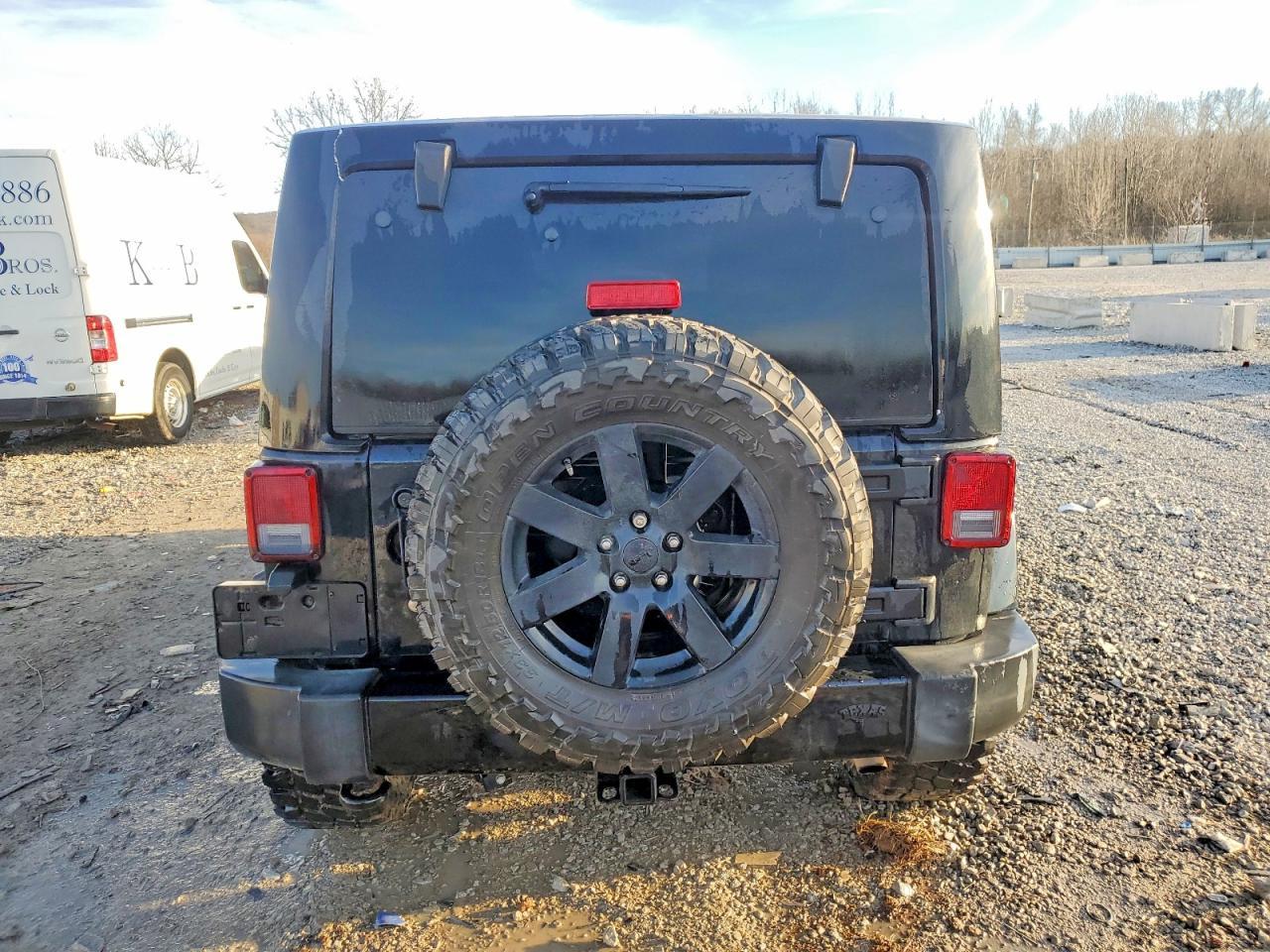 2016 Jeep Wrangler Unlimited Sahara - Image 6