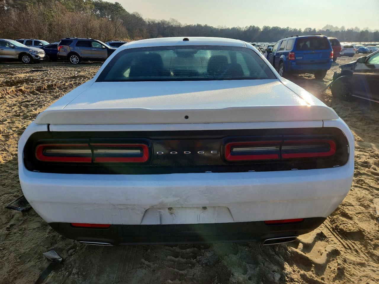 2022 Dodge Challenger Sxt - Фото 6