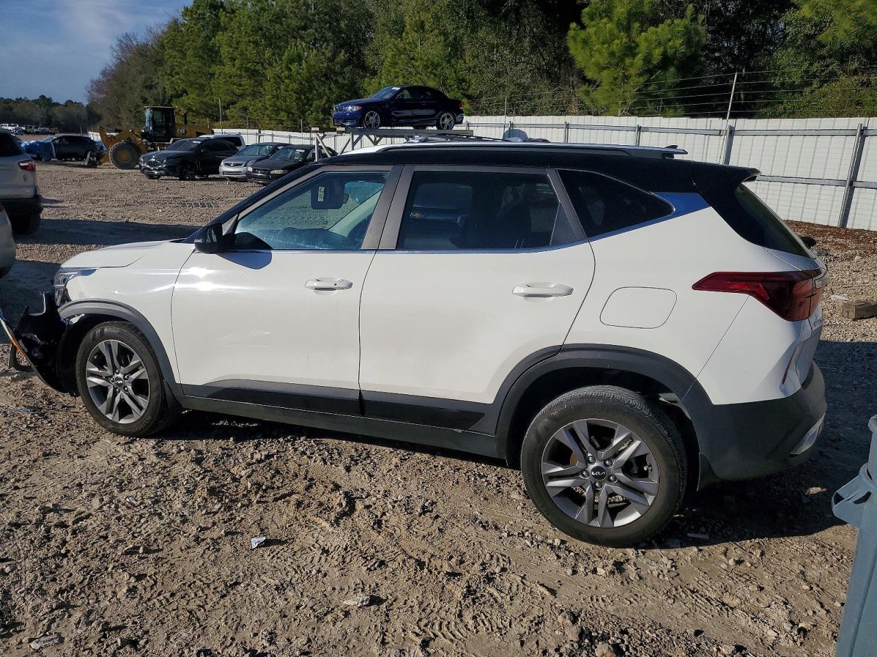 2022 Kia Seltos S - Image 2
