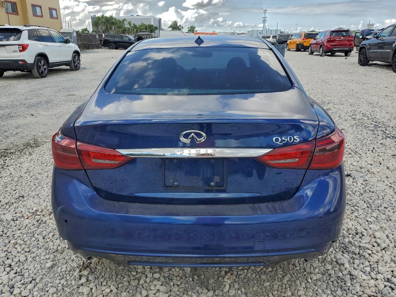 2018 Infiniti Q50 Luxe - Image 6