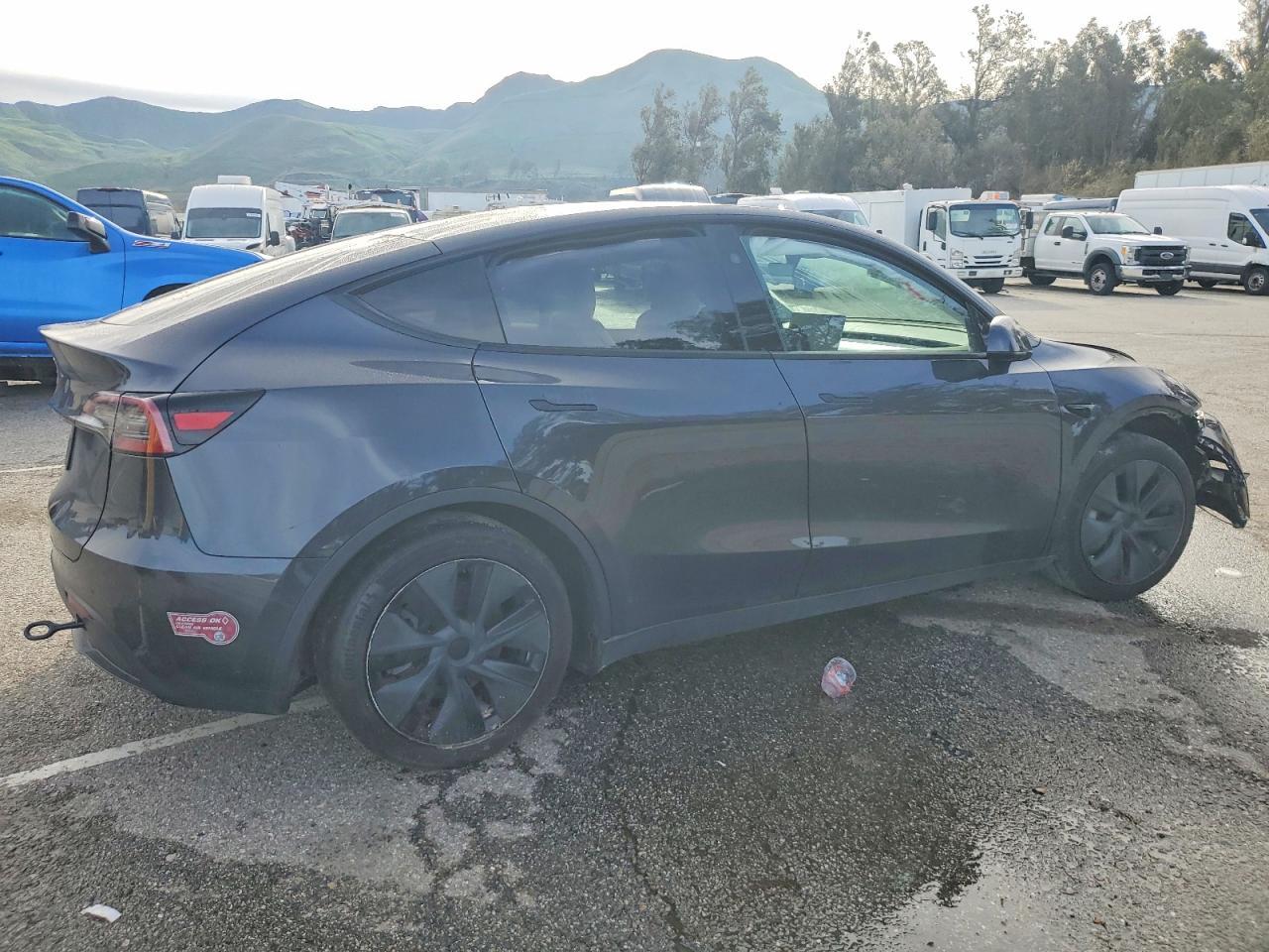 2024 Tesla Model Y - Image 3