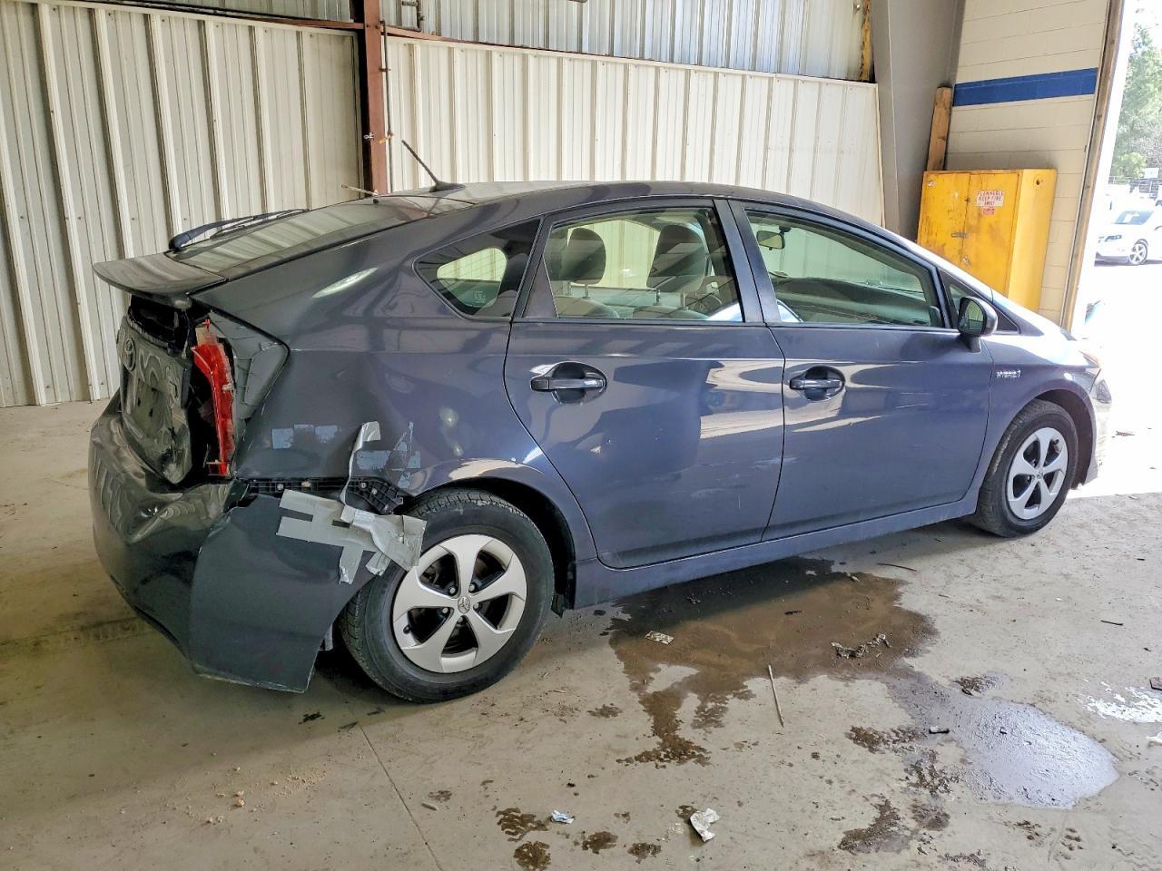 2013 Toyota Prius - Image 3