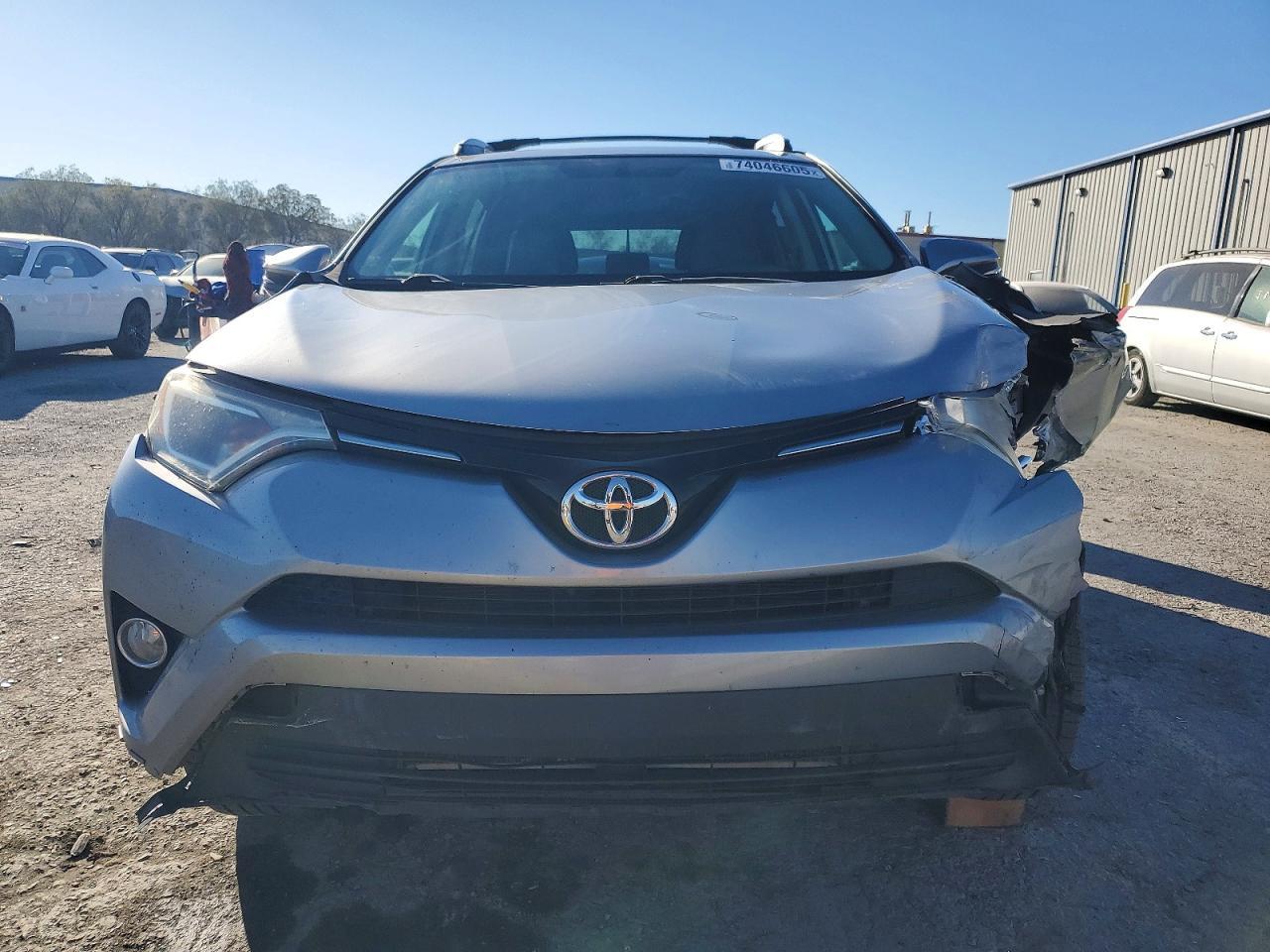 2016 Toyota Rav4 Xle - Image 5