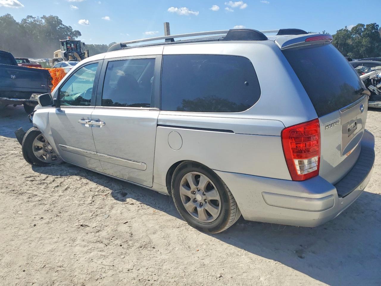 2007 Hyundai Entourage Gls - Фото 2