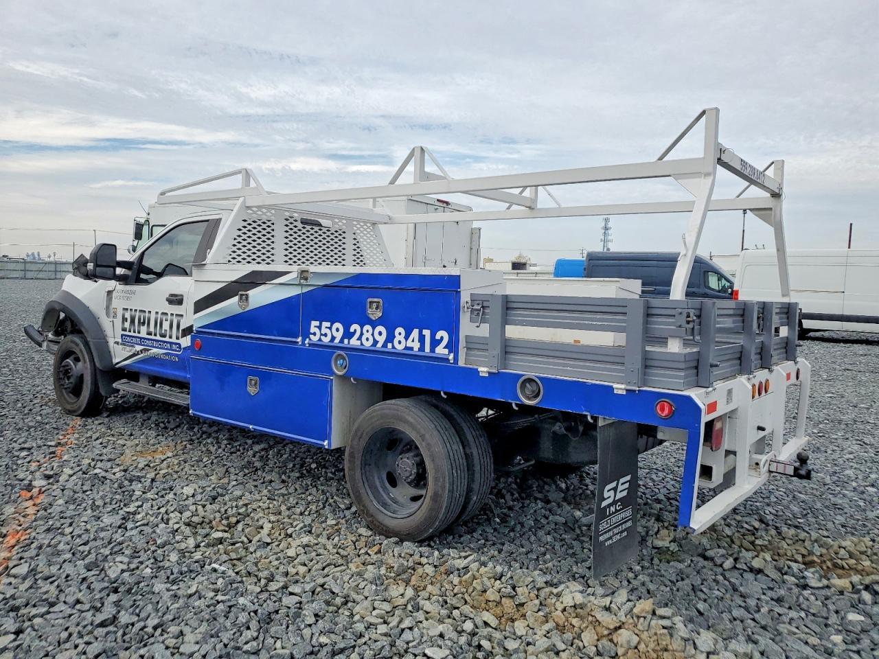 2018 Ford F450 Super Duty Utility / Service Truck - Image 2