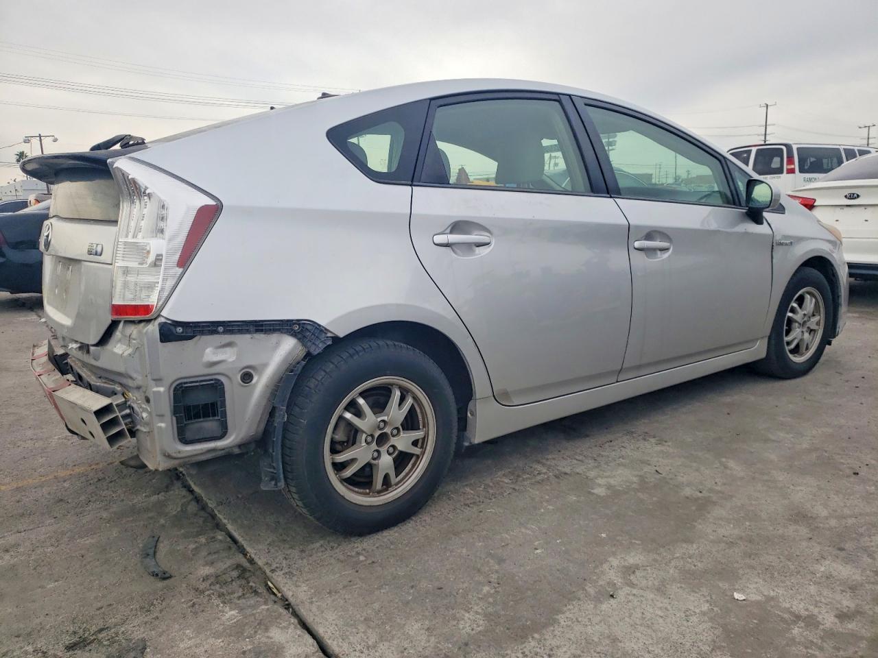 2010 Toyota Prius - Фото 3