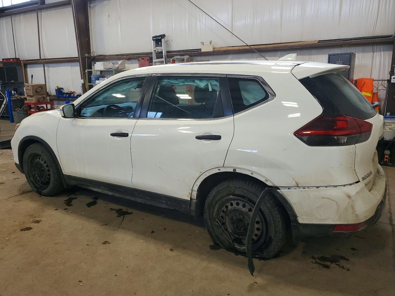 2018 Nissan Rogue S - Фото 2