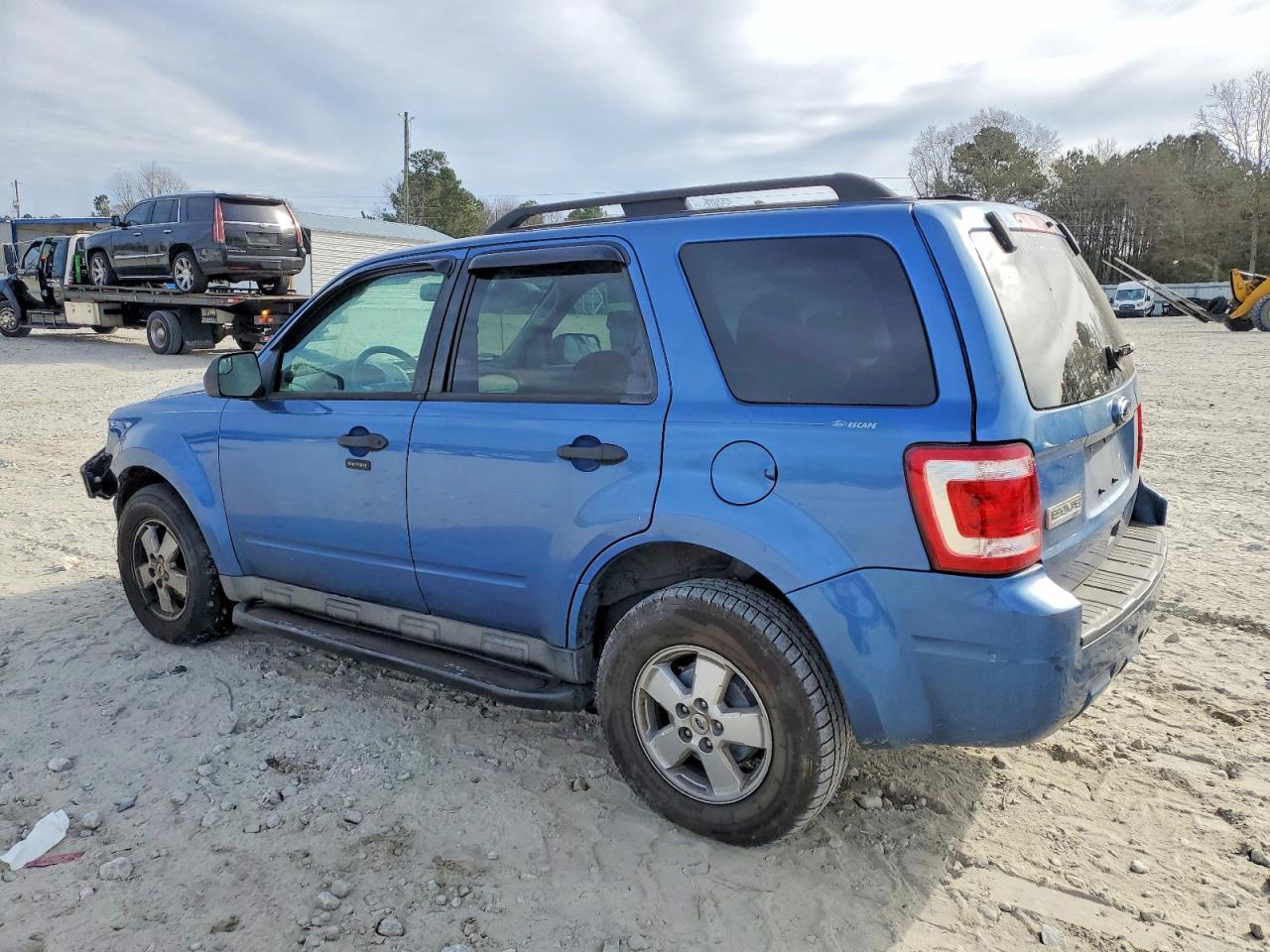 2010 Ford Escape Xlt - Image 2
