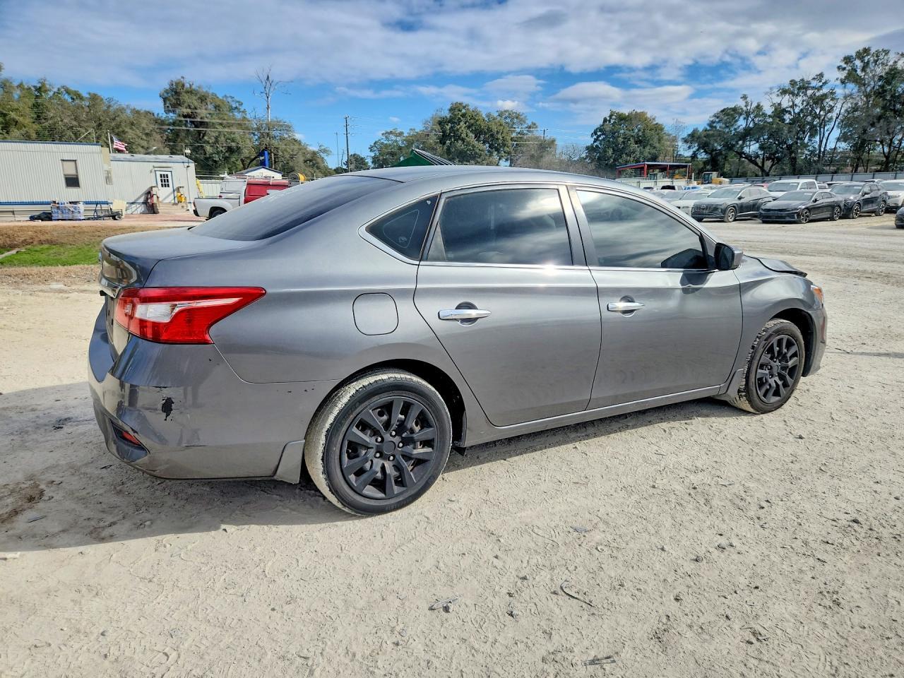 2016 Nissan Sentra S - Фото 3