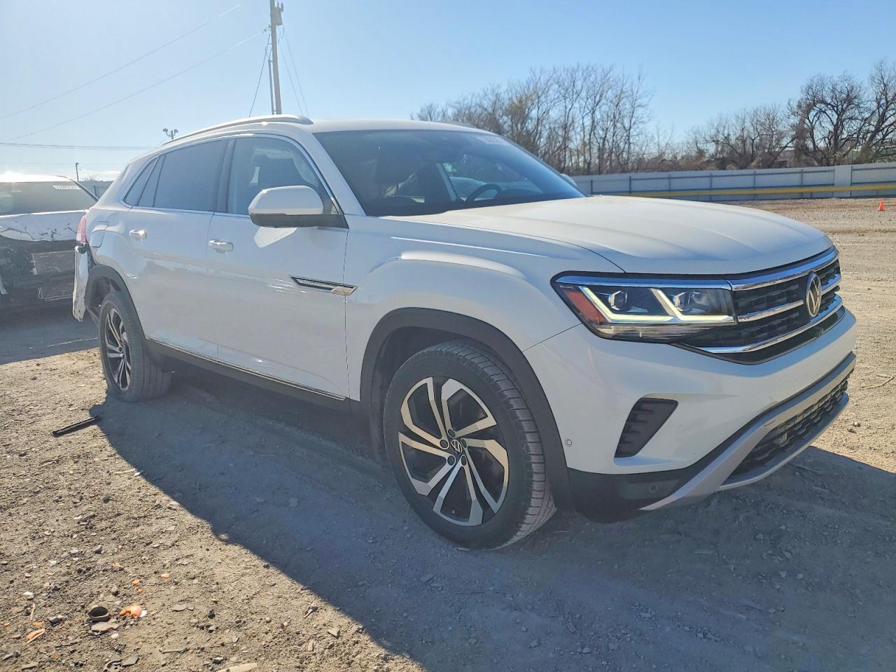 2021 Volkswagen Atlas Cross Sport Sel Premium - Image 4