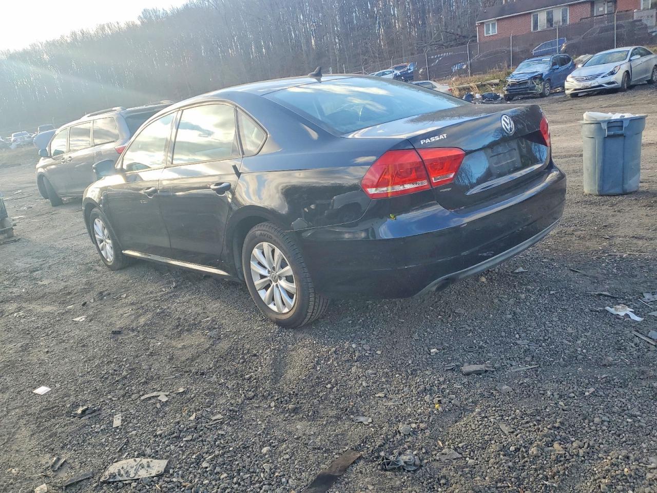 2015 Volkswagen Passat - Фото 2