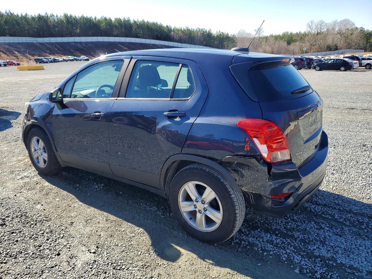 2019 Chevrolet Trax Ls - Image 2