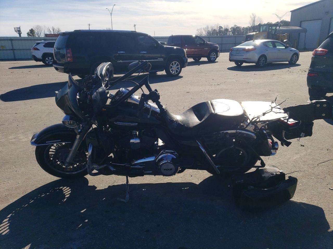 2011 Harley-Davidson Flhtk - Фото 3