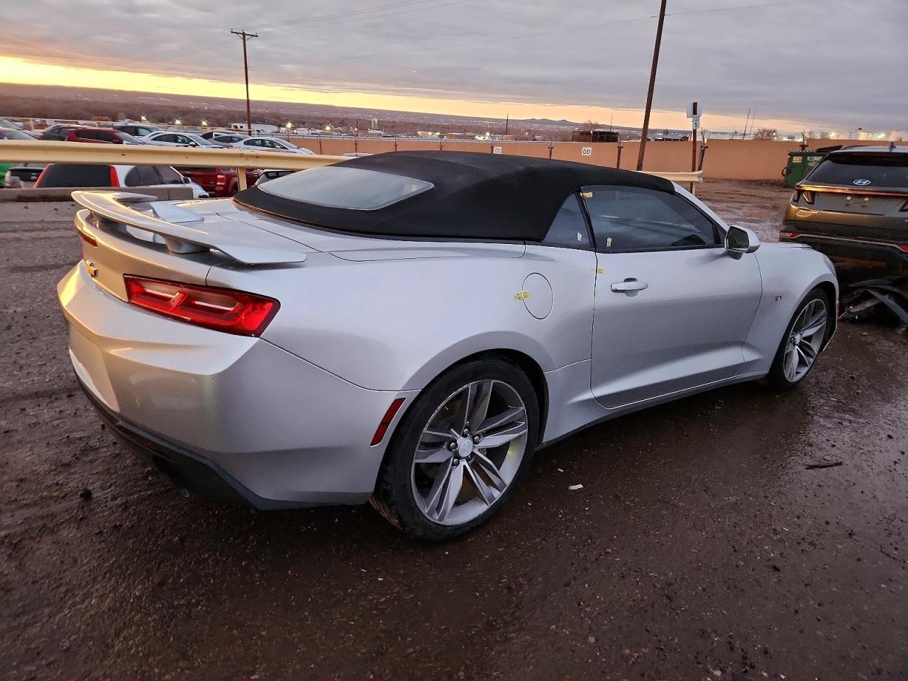 2018 Chevrolet Camaro Lt - Image 3