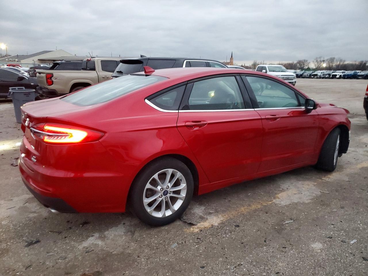 2020 Ford Fusion Se - Фото 3