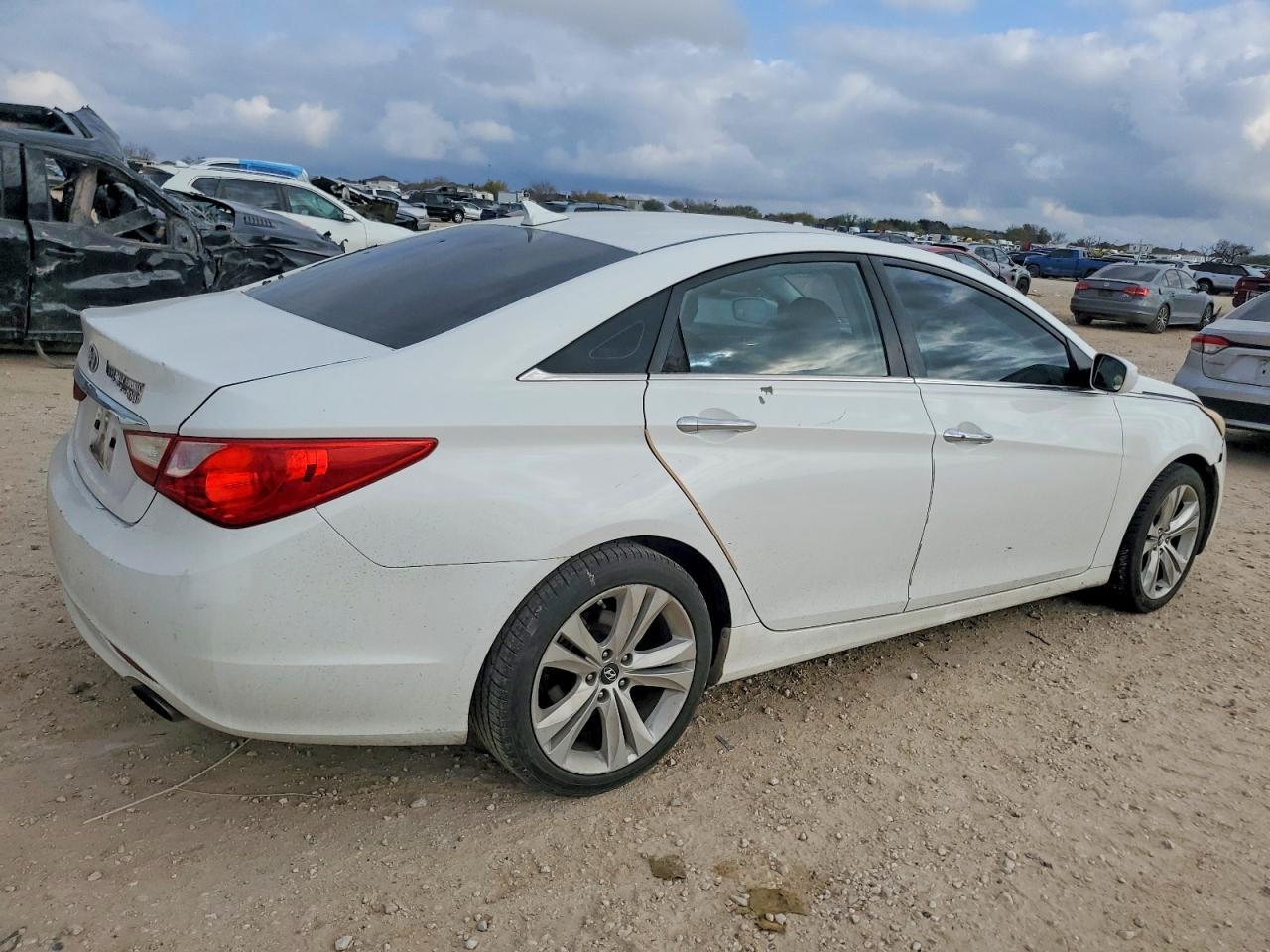 2011 Hyundai Sonata Se - Image 3