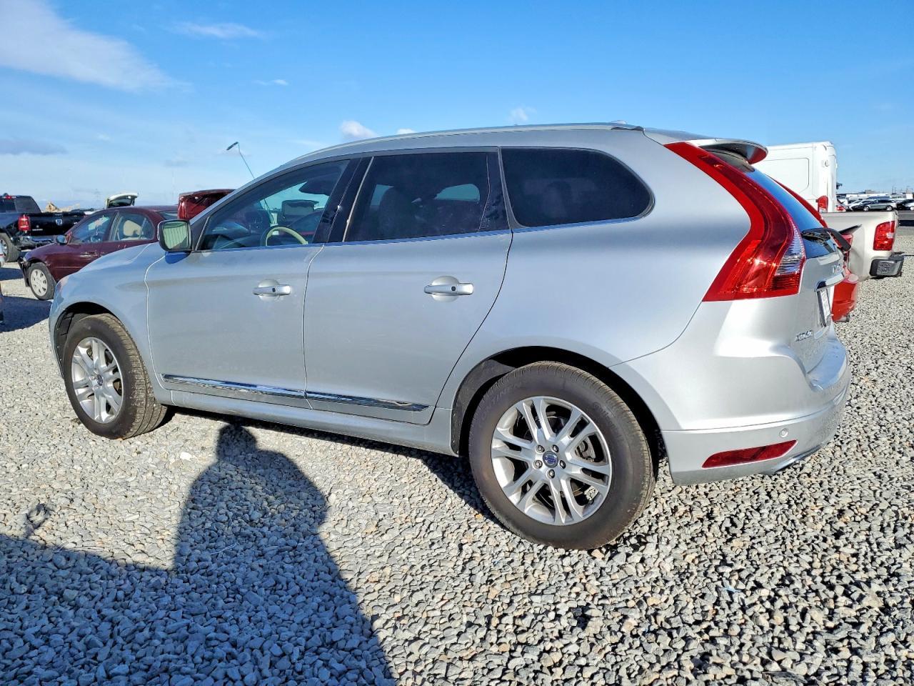 2016 Volvo Xc60 T5 Platinum - Image 2