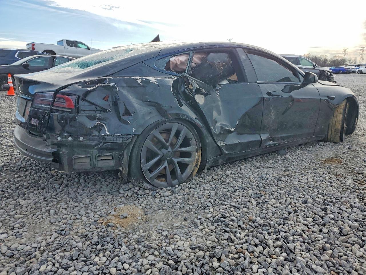 2022 Tesla Model S - Image 3