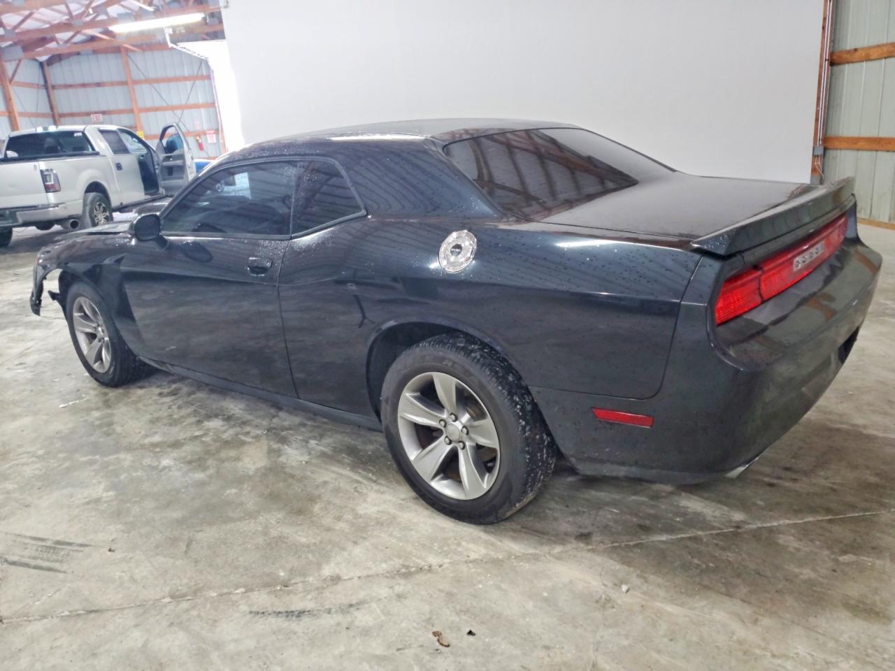 2011 Dodge Challenger - Фото 2