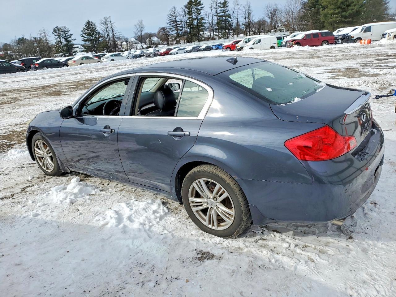 2010 Infiniti G37 - Image 2