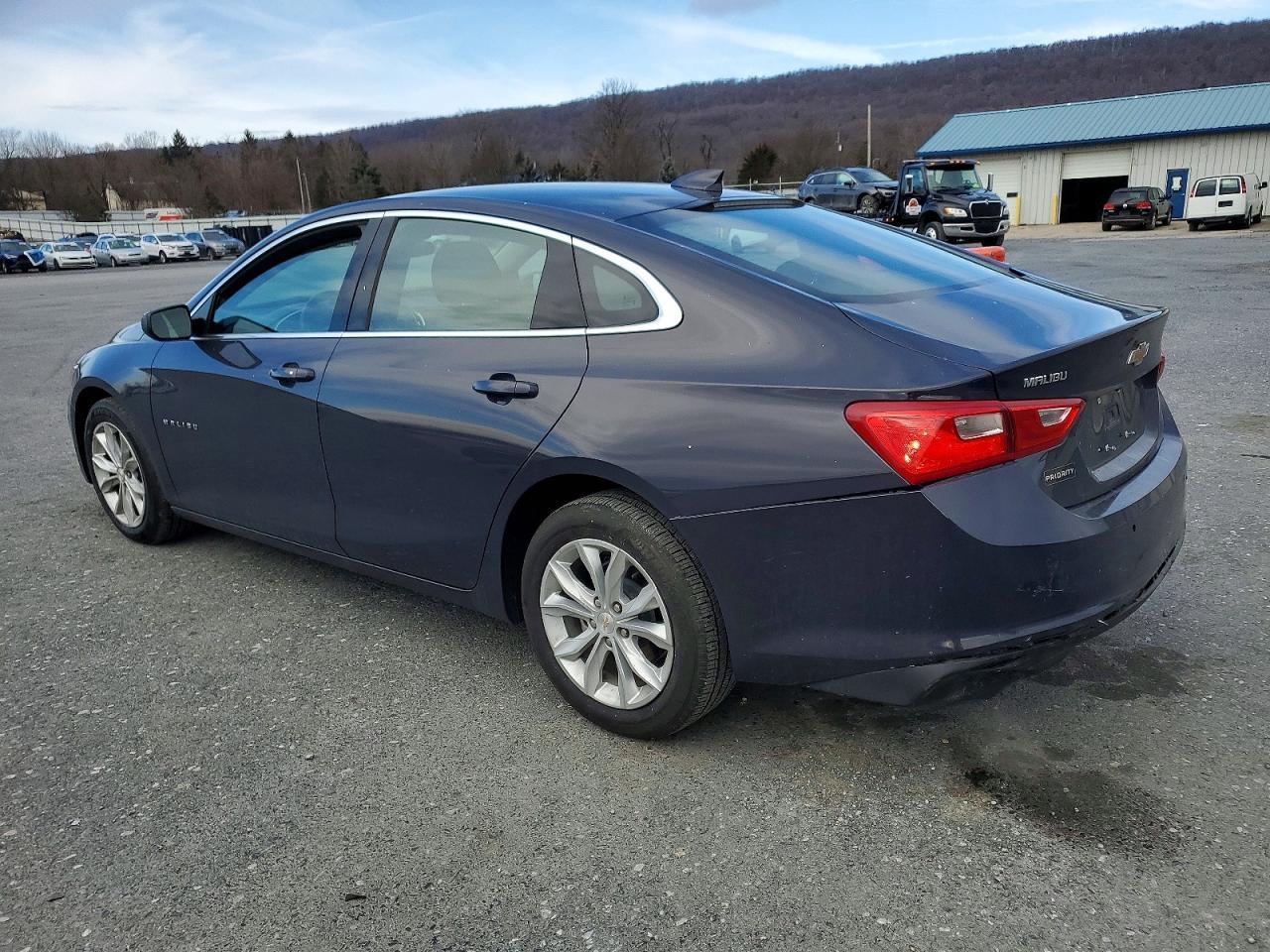 2025 Chevrolet Malibu Lt - Фото 2